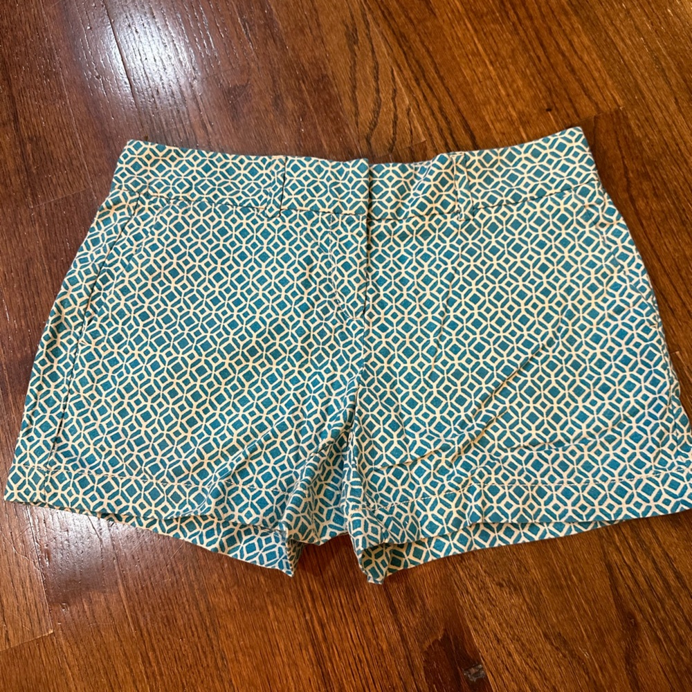 Ann Taylor Loft size 2 shorts turquoise and cream geometric pattern shorts EUC